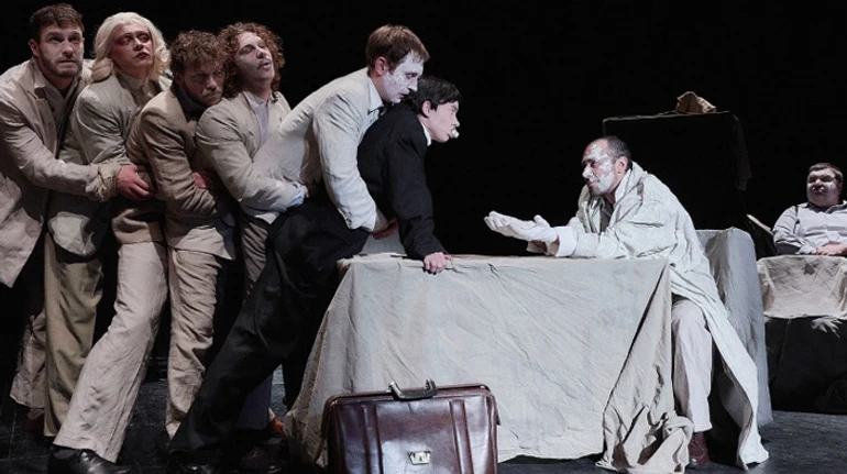 Реальність абсурду: Театр на Подолі поставив Процес Кафки. Чому його варто дивитись