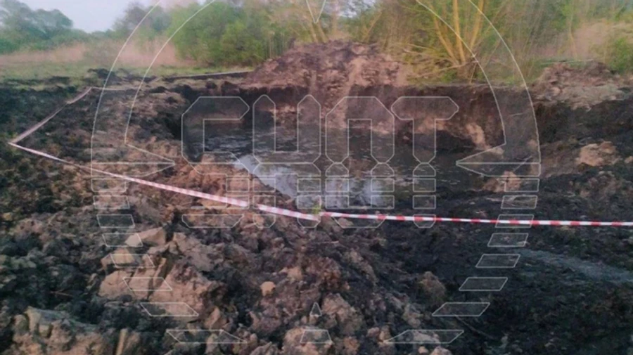 РосСМИ: На Белгородщине нашли авиабомбу, зарывшуюся в землю