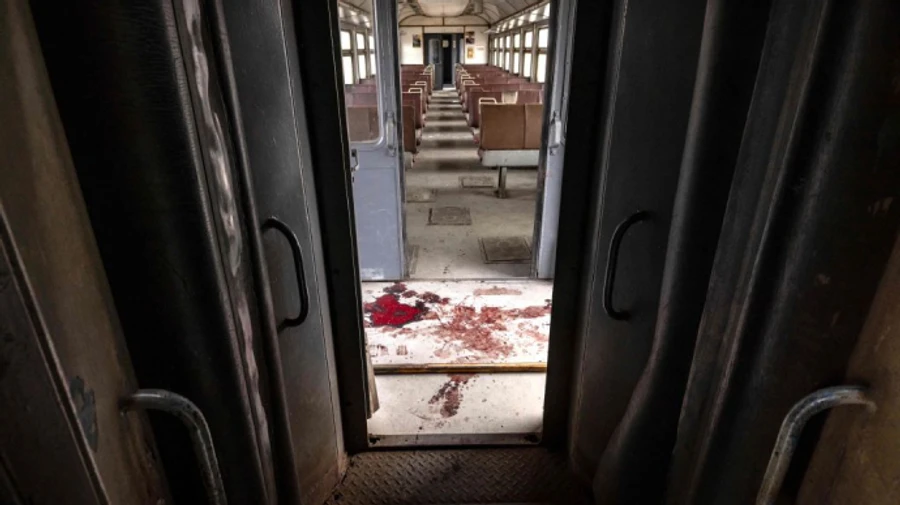 Dnipropetrovsk region: ambulances pick up wounded from Kramatorsk