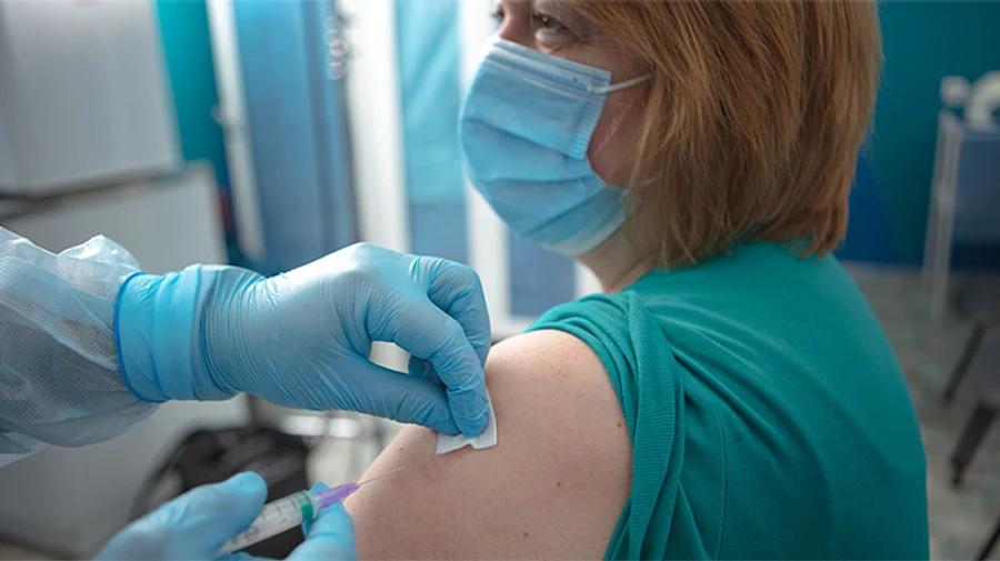 Понад 21 млн covid-щеплень зробили в Україні від початку вакцинації