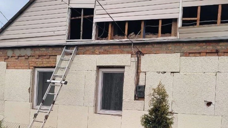 Russians attack Nikopol in Dnipropetrovsk Oblast, injuring civilian