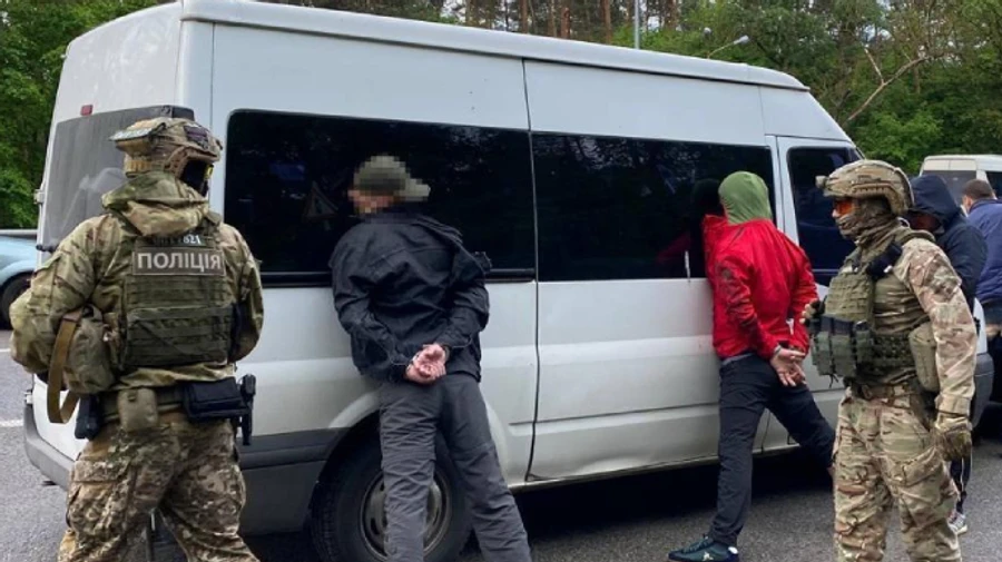 Поліцейські затримали учасників банди, які катували людей праскою