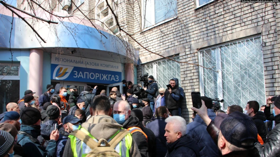 Во время митинга у облгаза Запорожья произошли столкновения