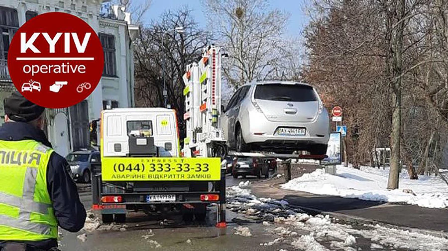 В Киеве эвакуировали авто слуги, приехавшего на съезд – СМИ