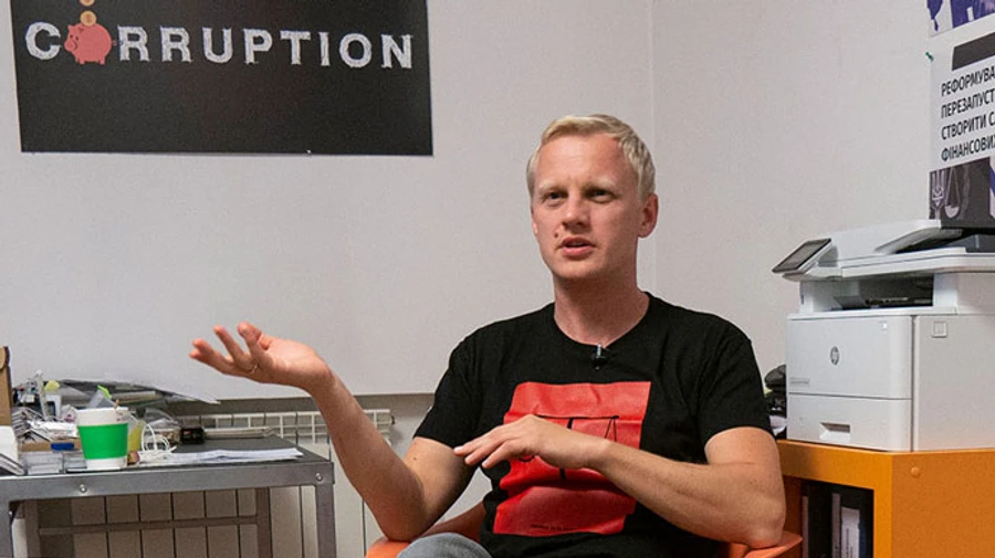 Суд оштрафовал антикоррупционера Шабунина: опоздал с декларации на полдня