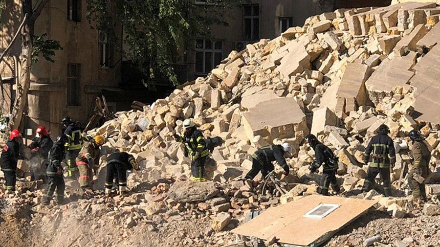 В Одессе обвалилась стена 5-этажки: полиция назвала возможную причину