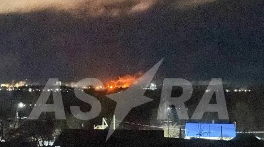 In the Russian Federation, some airports were temporarily closed, drones are shot down over Moscow, and the press reports about explosions at refineries