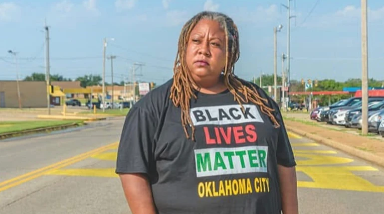 Потратила $3 миллиона донатов: в США лидера движения Black Lives Matter обвинили в мошенничестве