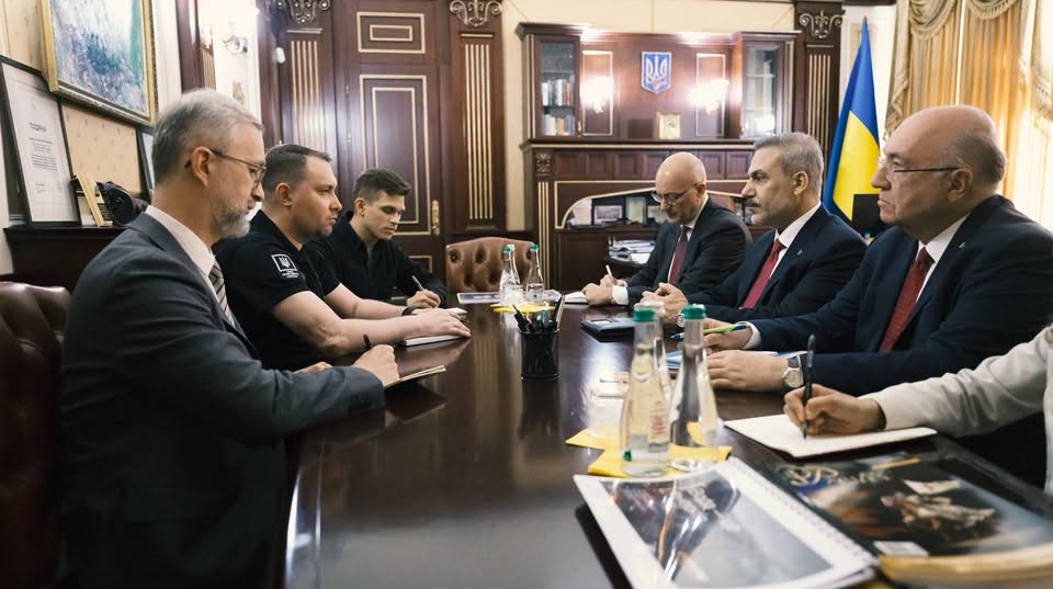 Буданов обговорив з главою МЗС Туреччини настрої серед еліт РФ щодо завершення війни