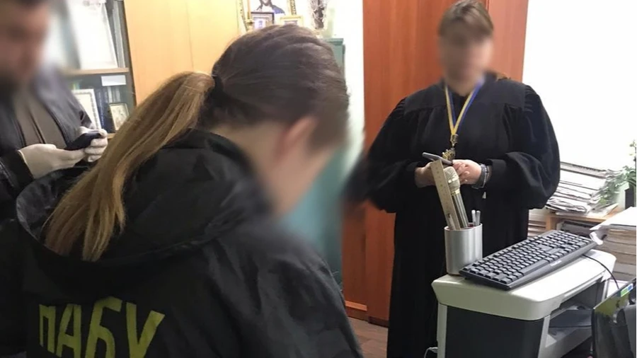 У Харкові екссуддя отримала 8 років тюрми через отримання хабаря