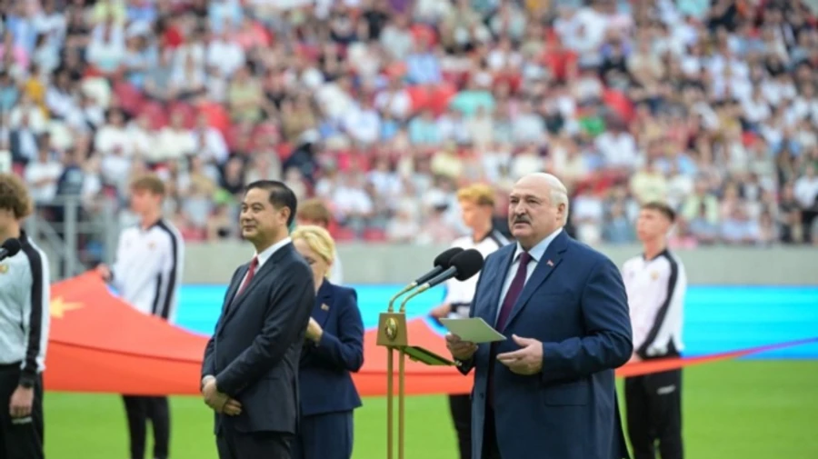 Лукашенко запропонував поставити пам'ятник Сі Цзіньпіну в Мінську