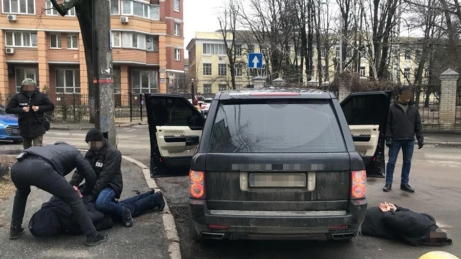 Дельцы со связями среди боевиков выманивали деньги у родственников украинских военнопленных