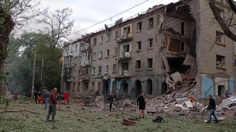 В оккупированной Новой Каховке раздались взрывы, уничтожены квартиры многоэтажки – мэр