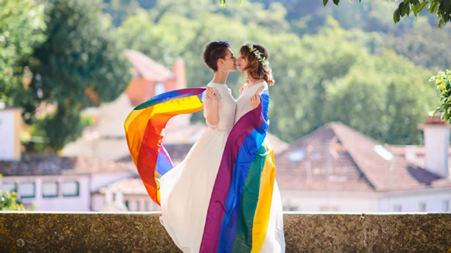 Жители Швейцарии на референдуме поддержали однополые браки