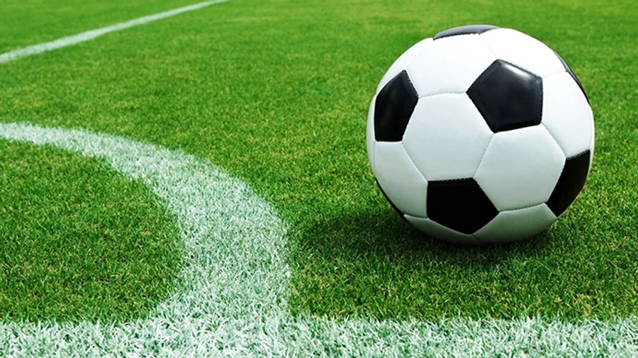 Динамо у матчі з двома пенальті перемагає Зорю