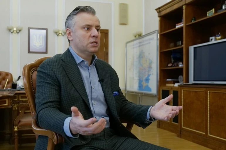 Суд зупинив дію припису НАЗК щодо контракту Вітренка