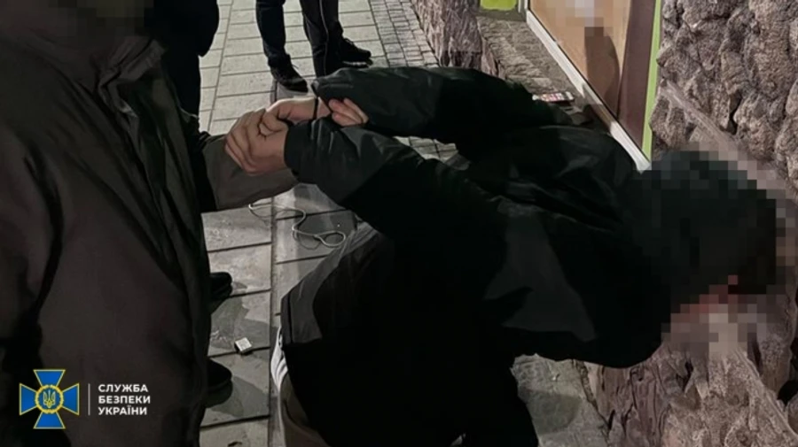 Сумка з вибухівкою і гайками: двоє закарпатців планували підірвати авто військового – СБУ