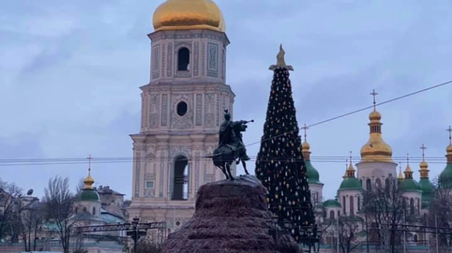 Організатори обіцяють зняти капелюх з головної ялинки країни