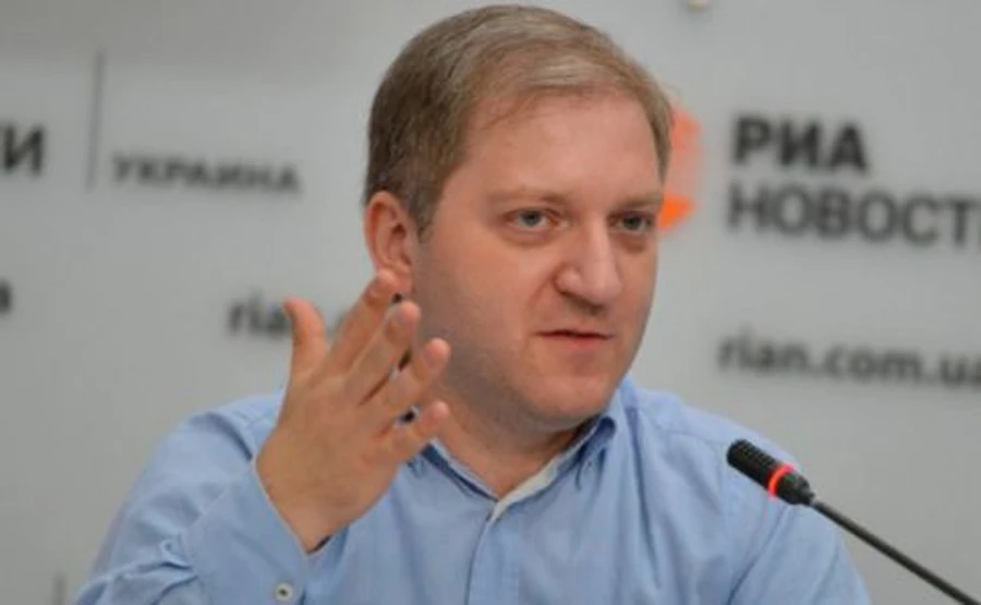 Депутат ОПЗЖ встречался во Франции с парламентарием, который заболел из-за коронавируса