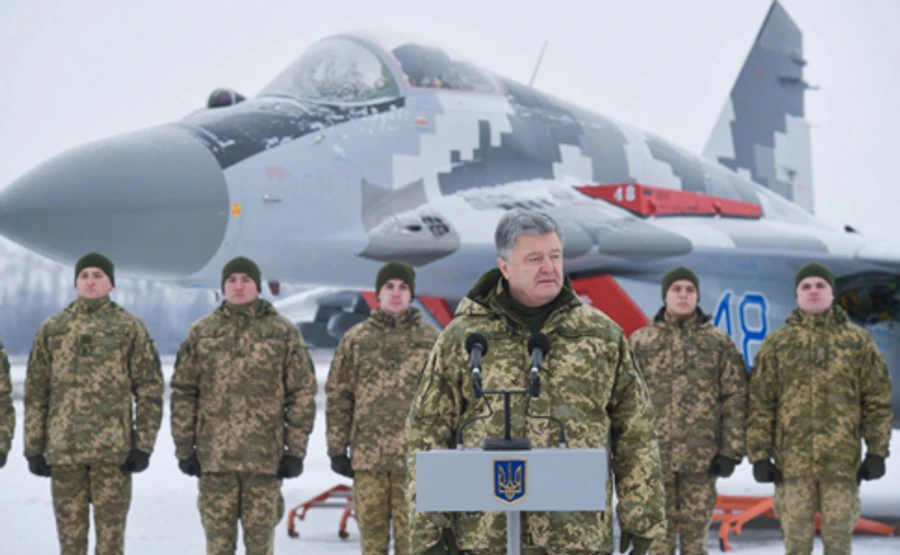 Порошенко назвал количество вооружения РФ на границах с Украиной, в ОРДЛО и Крыму