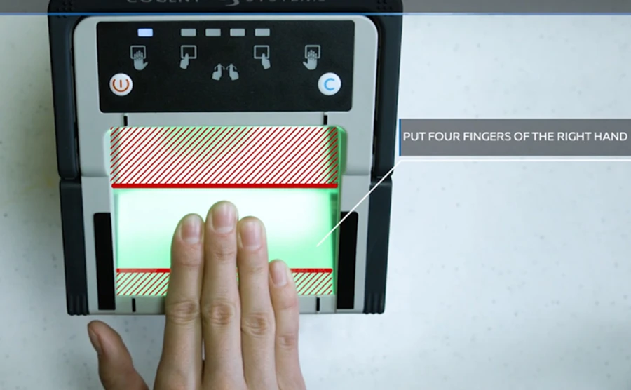 На українському кордоні запрацював біометричний контроль