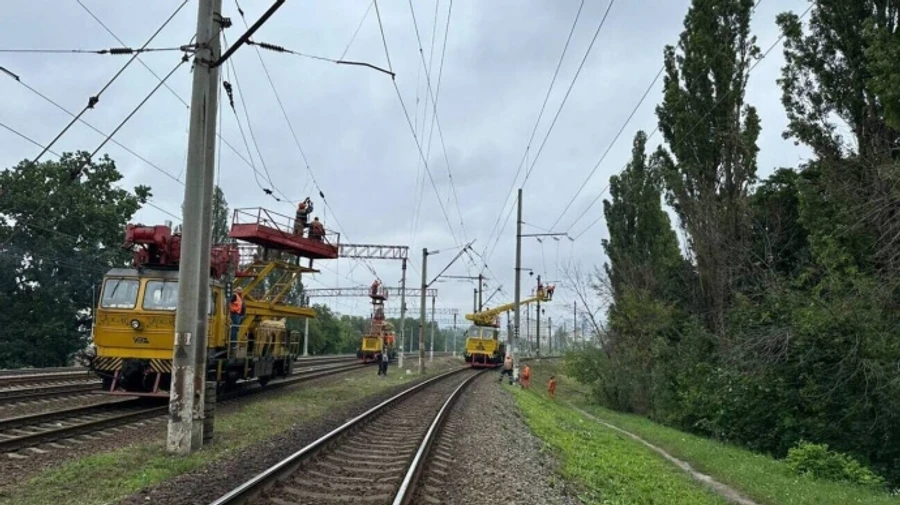 Russian attack damages railway infrastructure in Kyiv