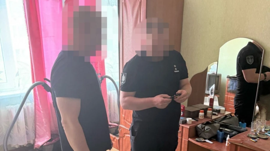 На Черниговщине военный чиновник возил древесину на фронт, не оставляя своего района