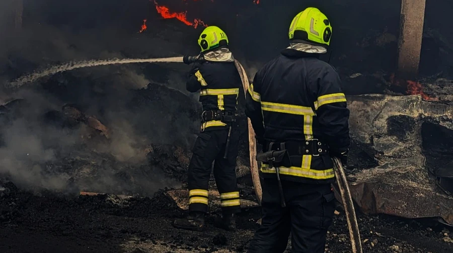 The Russians hit the Dnieper with missiles: the enterprise was damaged, there is an injured person