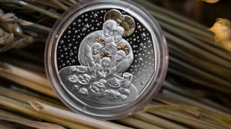 Нацбанк випустив нову пам'ятну монету, присвячену Різдву: зі вставкою діаманта