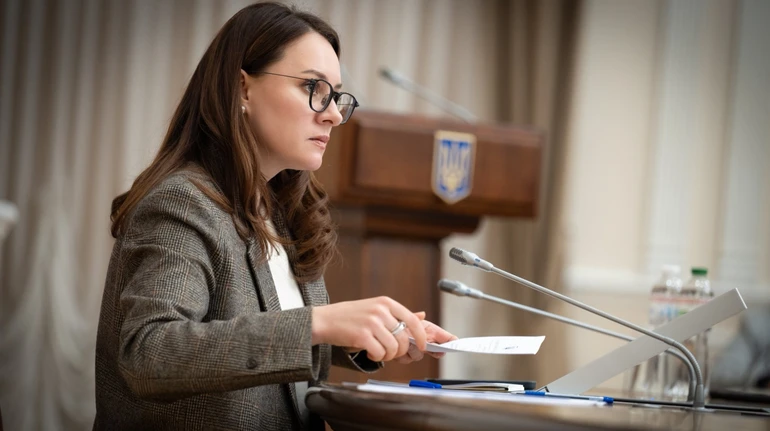 Уряд з січня на 30% підвищить зарплати педагогам – Свириденко