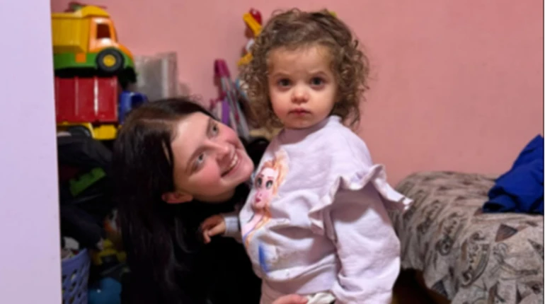 Как 17-летней сироте, забеременевшей в эвакуации в Турции, вернули дочь? Рассказ адвоката