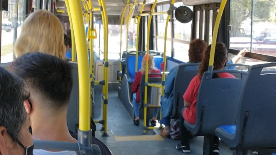 В Киеве уволили контроллера, который заставил школьника заплатить ему на карточку штраф