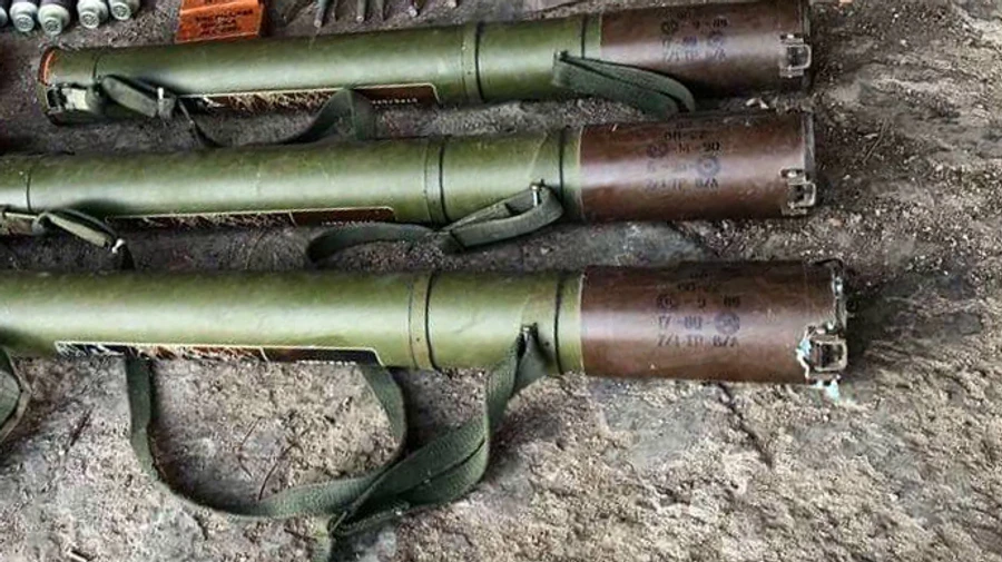 Авто повне зброї зупинили гвардійці на Донеччині 