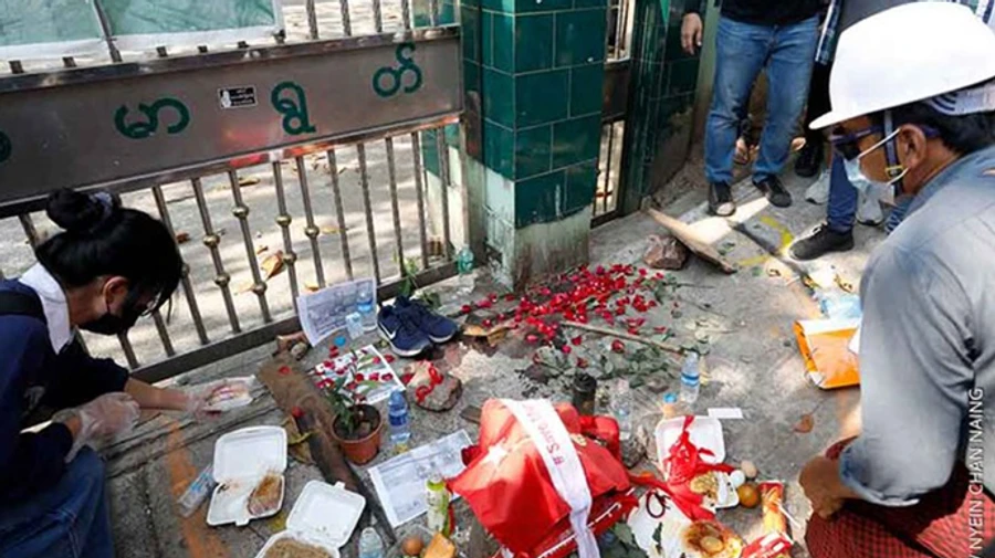 ЄС обіцяє реакцію на загибель мирних протестувальників у М'янмі