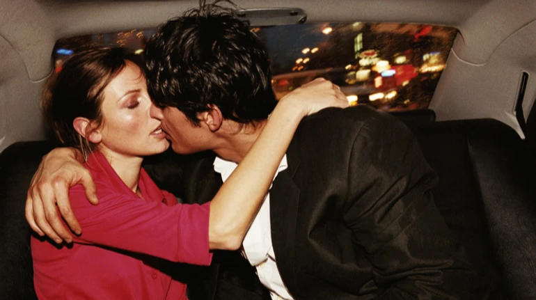 Від бомбардування любов'ю до покарання сексом. Як вижити у стосунках і в ліжку з нарцисом