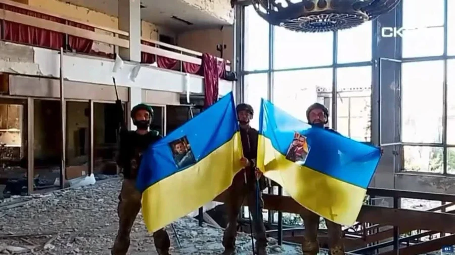 Скеля показала українські прапори у Костянтинівці, росіяни взяли в полон прапороносців – що відомо