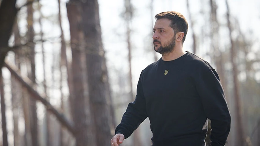 Zelenskyy arrives in Poland