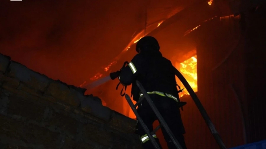 Russians attack Odesa with drones, damaging infrastructure and injuring people – video