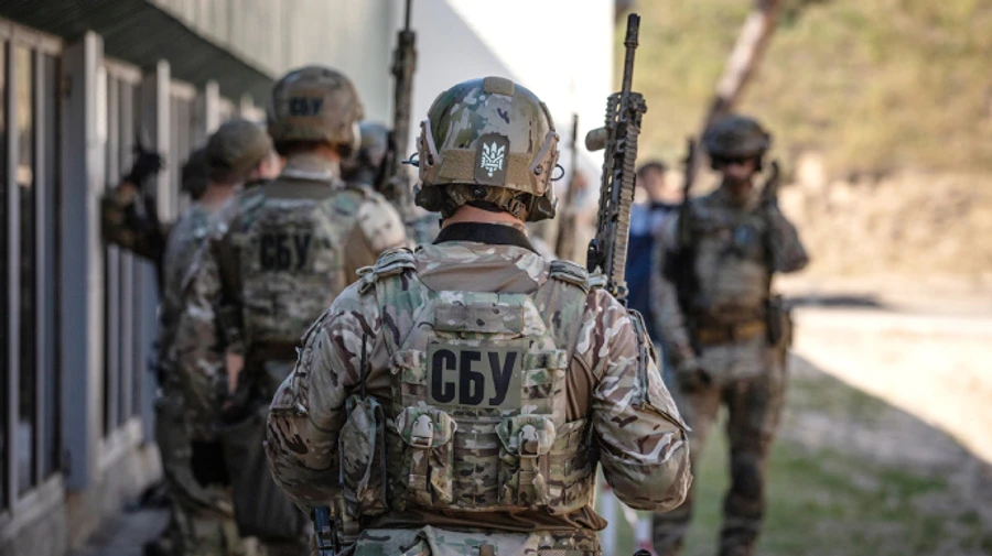 Special forces of Security Service of Ukraine use drone to demobilise Russians 