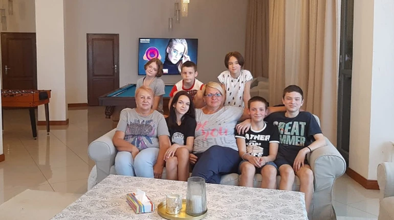 Історія мами-виховательки, яка повернулась з-за кордону під час війни та евакуювала сімох дітей