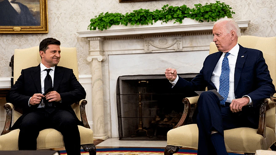 Посол США після звинувачень Байдена запевнила, що він поважає Зеленського