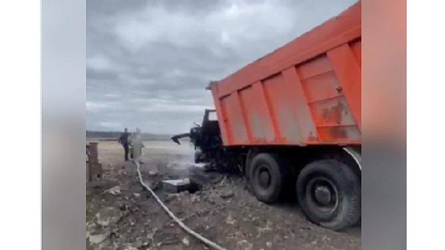 A truck was blown up by a landmine in Irpin: the driver died