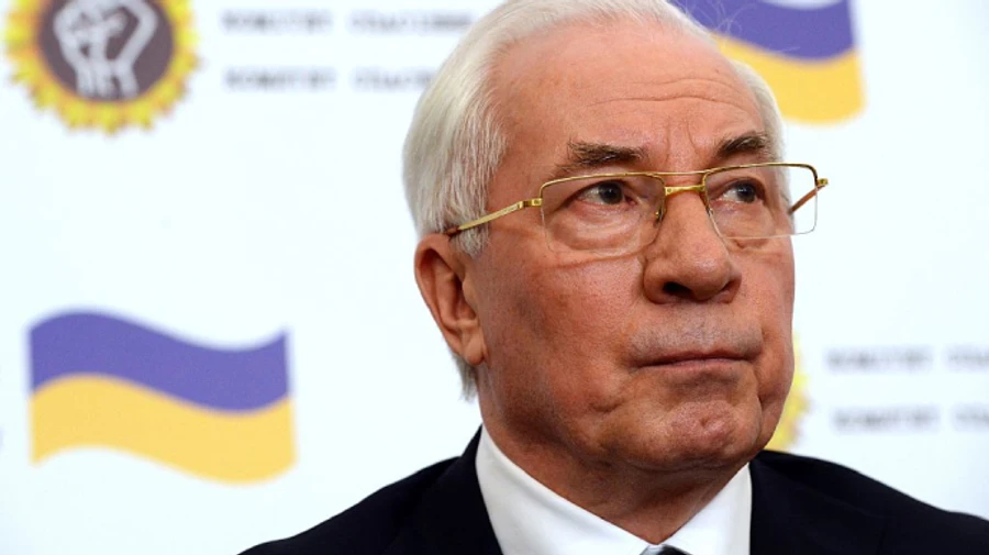 Суд заочно арештував Азарова у справі про держзраду