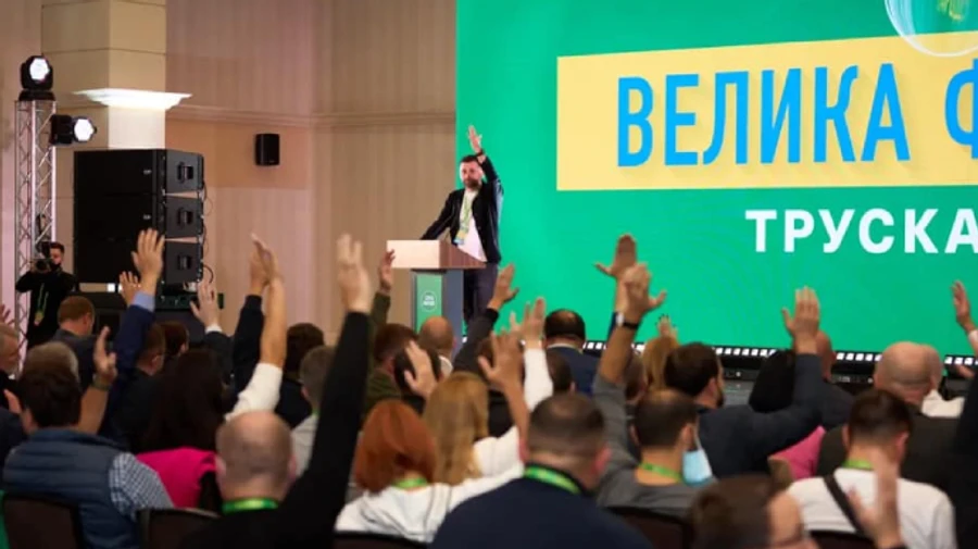 У Слузі народу прогнозують понад 240 голосів за відставку Разумкова