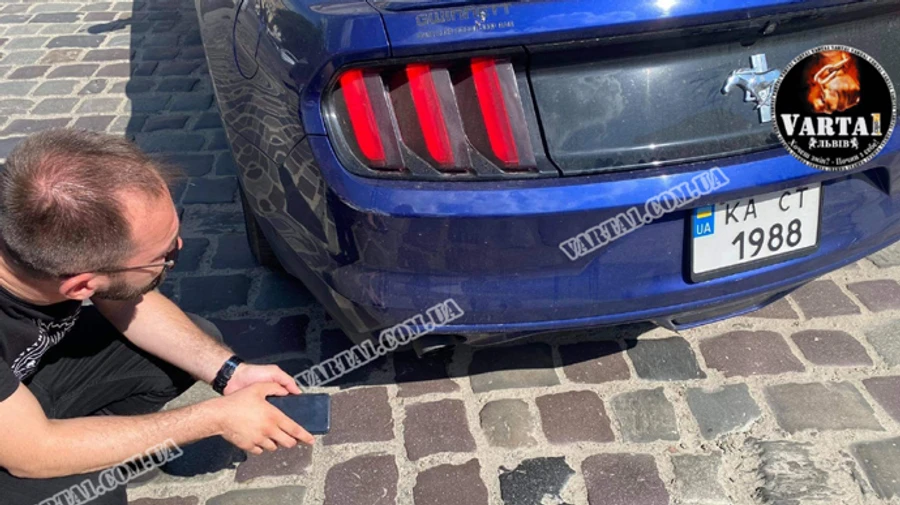 Нардеп Юрченко совершил ДТП и напал на водителя в центре Львова