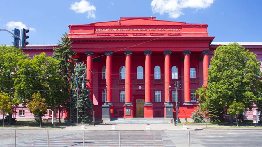 КНУ может забрать звание почетного доктора у члена Единой России