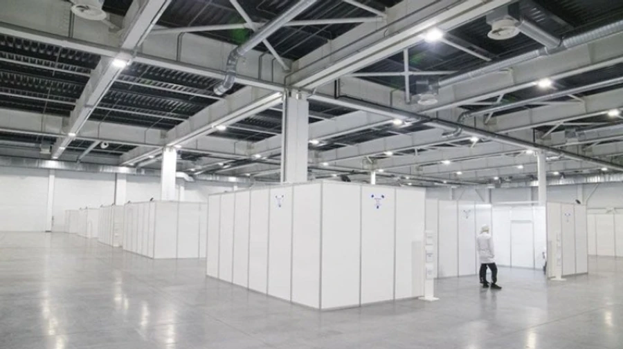 В Україні почнуть вакцинувати від коронавірусу держслужбовців 