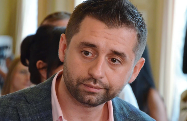 Слуга народа соберет фракцию из-за блокировки каналов Медведчука