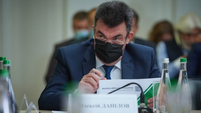 Впереди сезон гриппа: секретарь СНБО призвал больницы обеспечить места для детей
