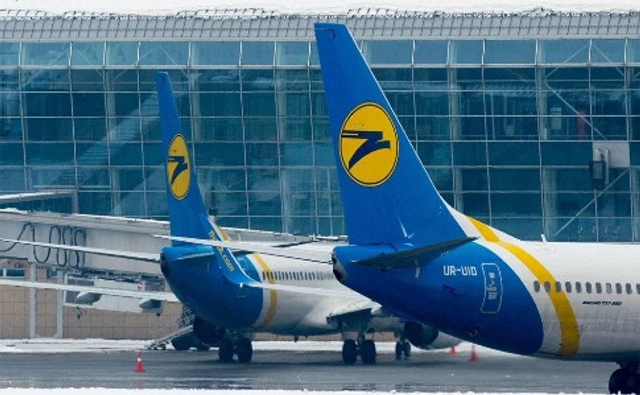 Кабмін доручив встановити граничні ціни на авіаквитки